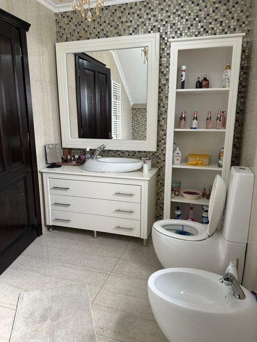 Casa de vanzare zona târgul săptămânal