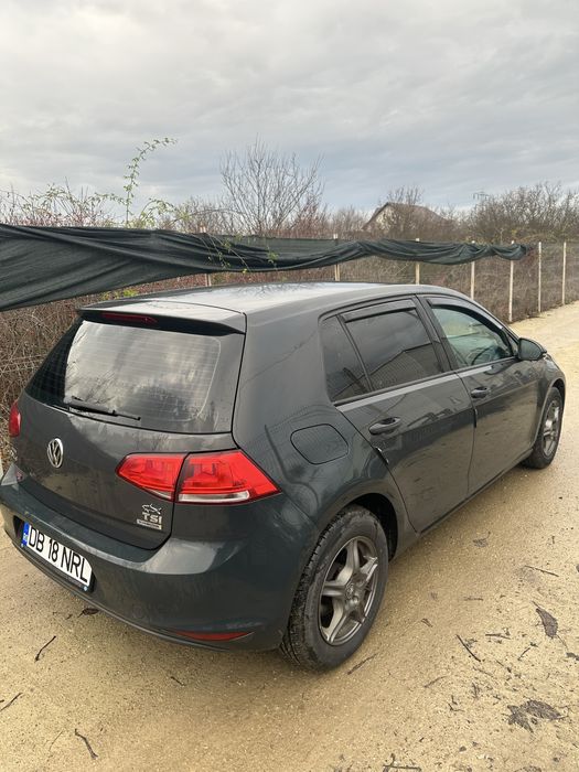Volkswagen Golf 7 2013 1.2 TSI usor avariat / lovit / avariate