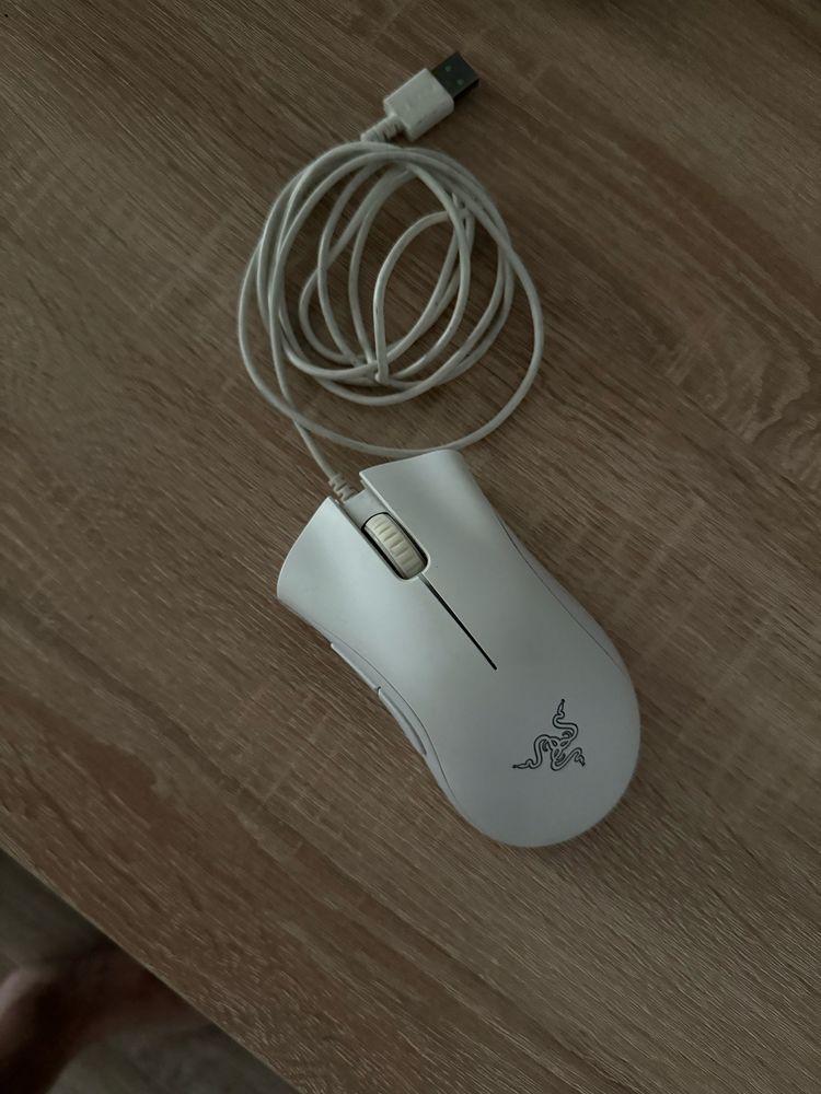 Мышь Razer DeathAdder Essential белый