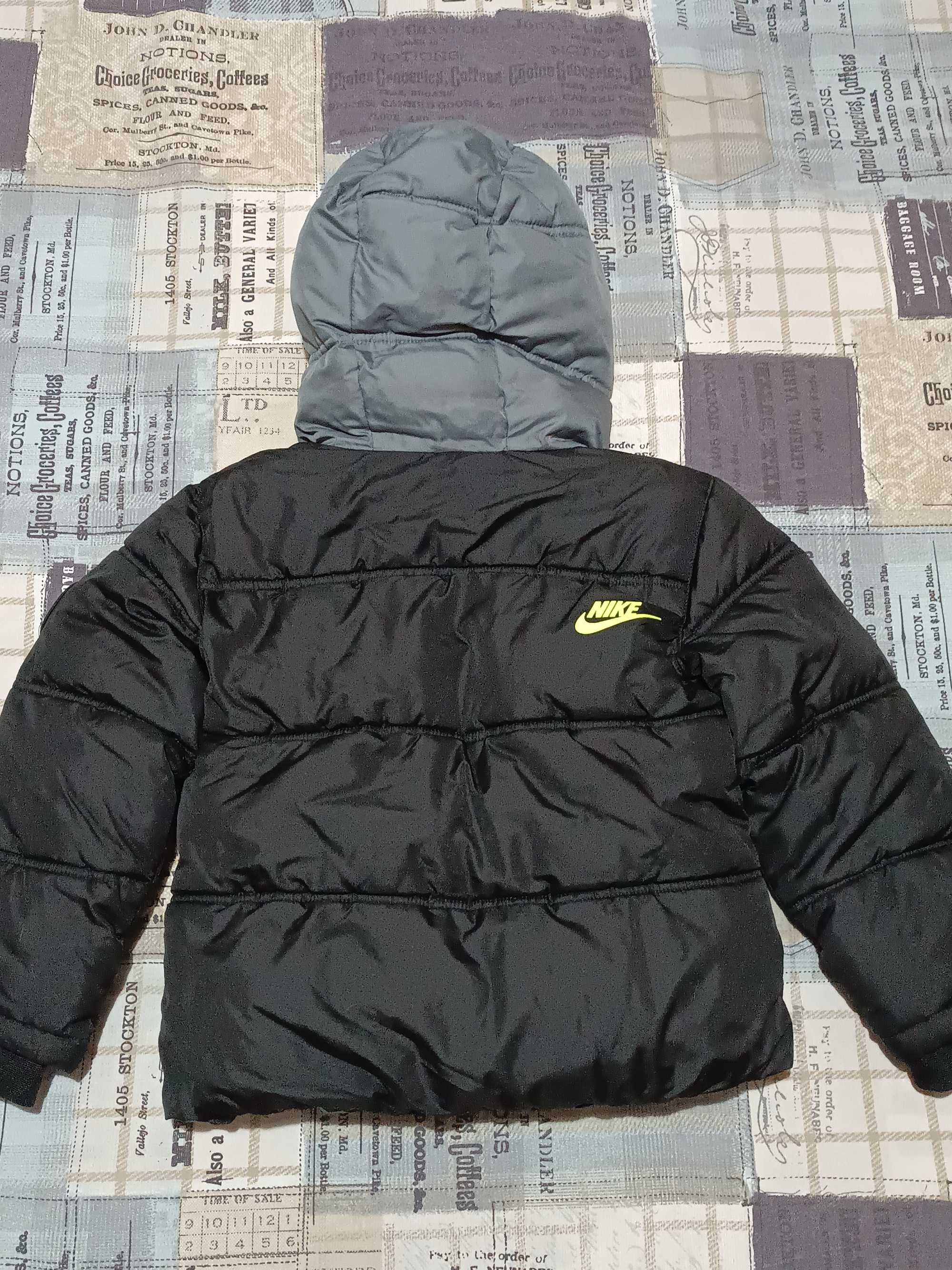 Детско зимно яке Nike, 4-5 г