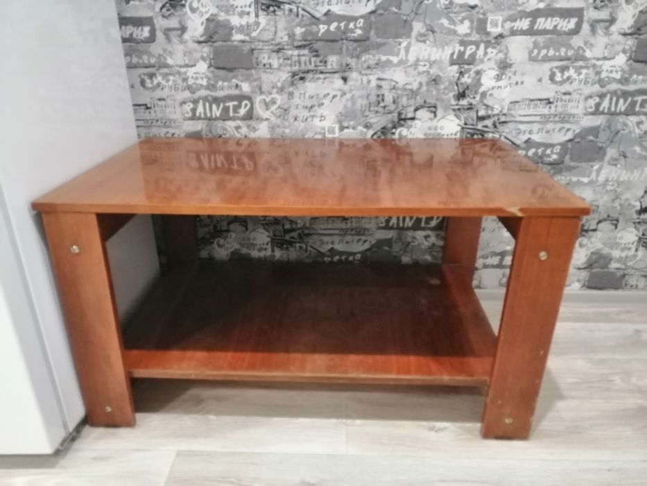 Отдам стол, самовывоз