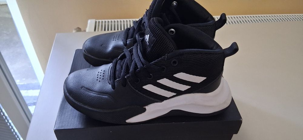 Маратонки Adidas