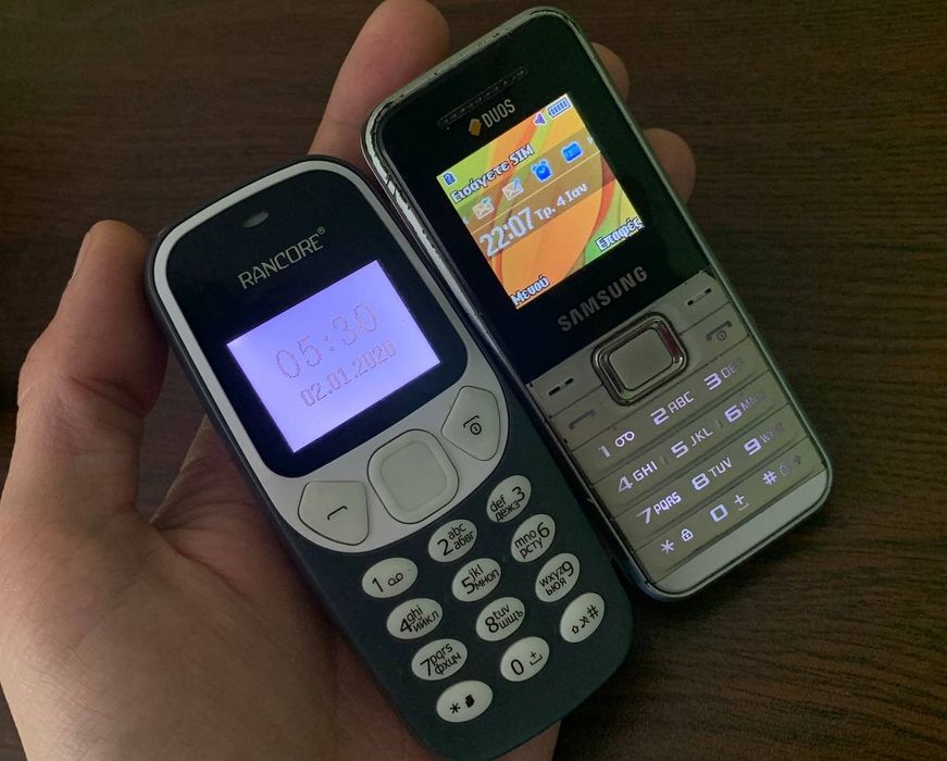 Мобилен телефон Rancore и Samsung Duos (2 сим карти)