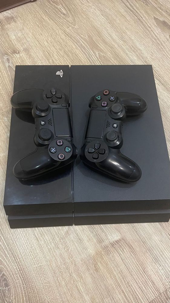 Playstation 4 с джойстиком