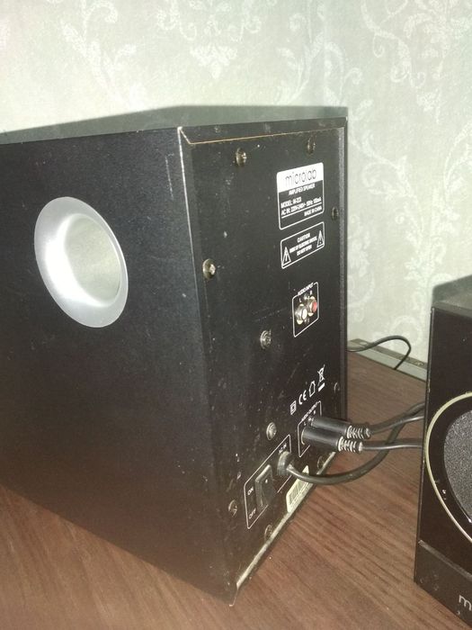 Продам буфер с колонками срочно