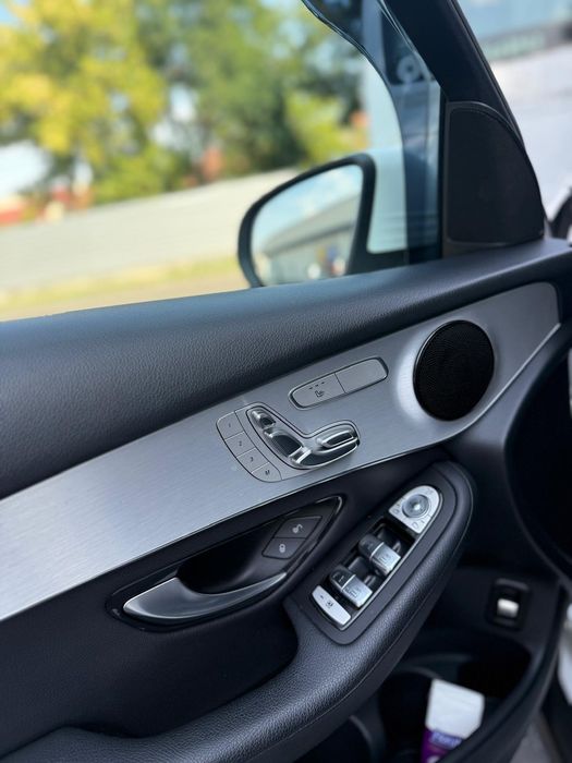 Mercedes-Benz GLC220d4Matic 204cp