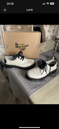 Pantofi Dr Martens marimea 39