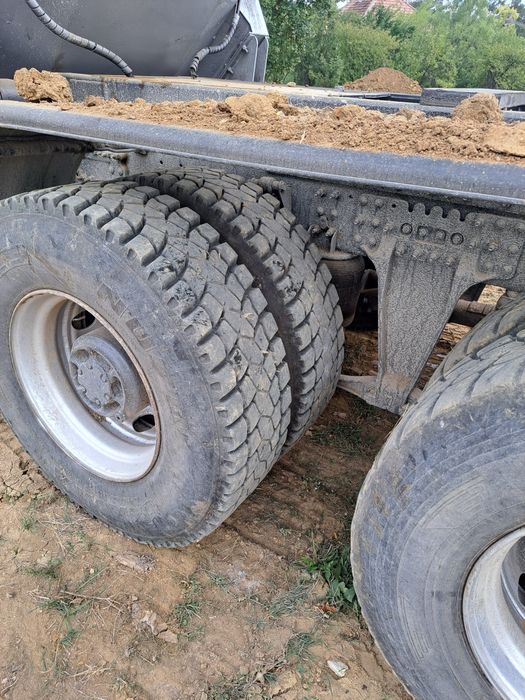 Volvo 6x4 basculabil