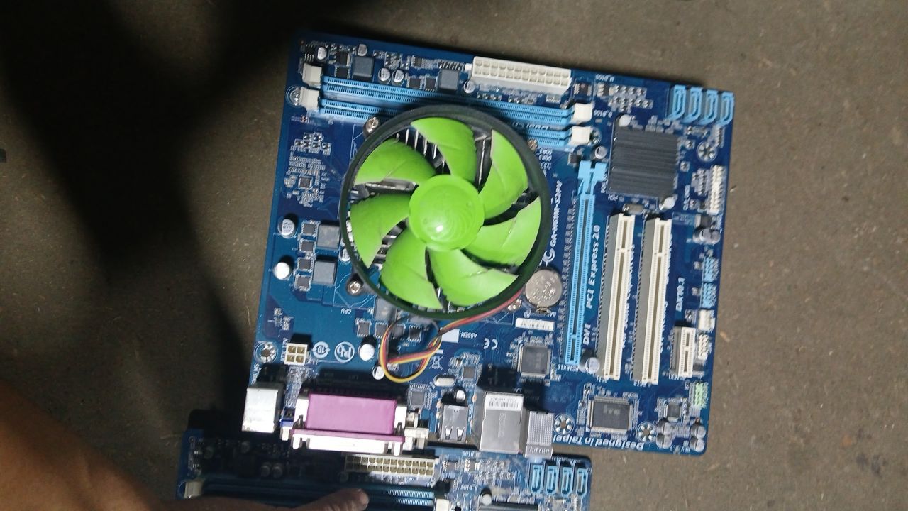 Ddr 3 h 61 platalar sotiladi. 3 ta komportli 7 ta Sim bn ulanadga com.