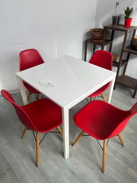 Трапезна маса от Ikea бяла 75/75 см