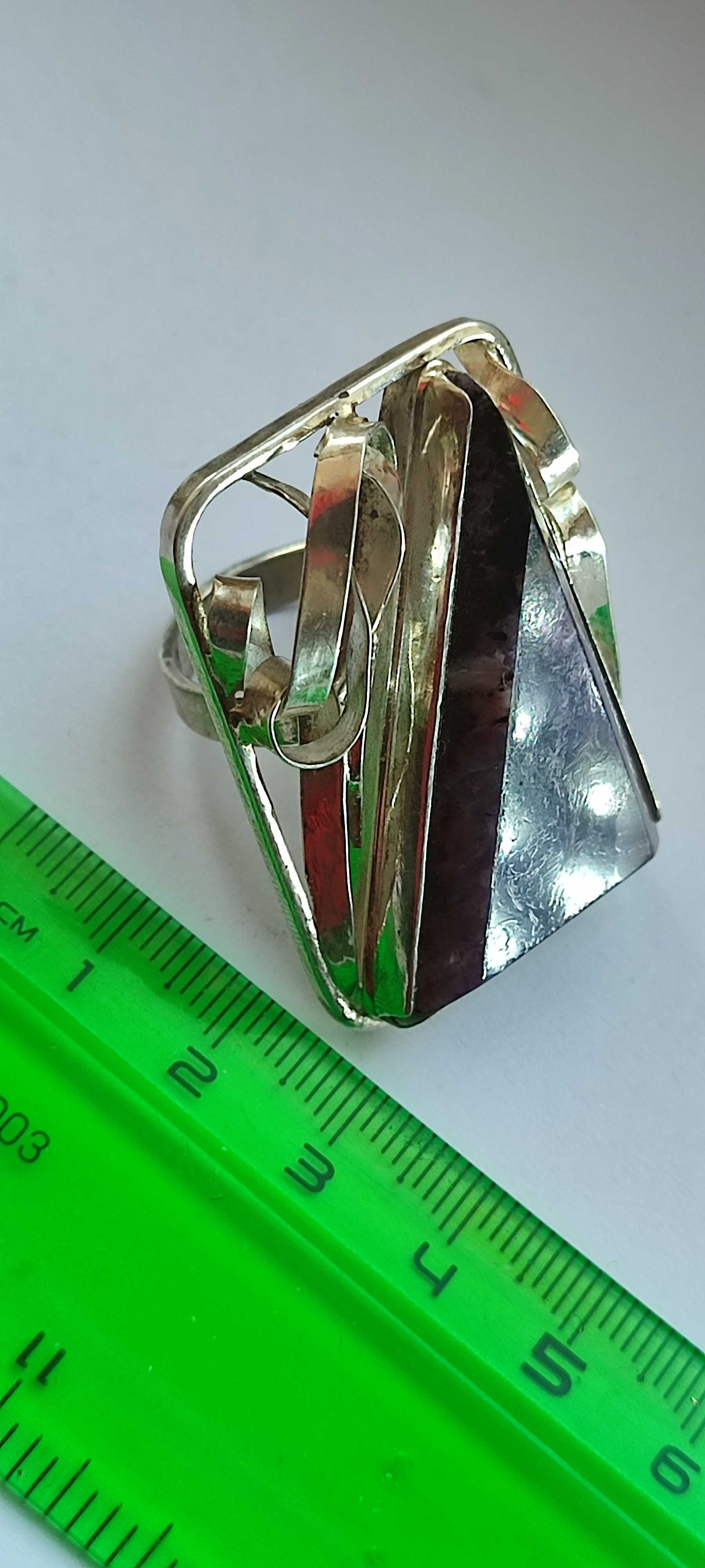 Эксклюзивное кольцо серебряное с крупным натуральным камнем ЧАРОИТ