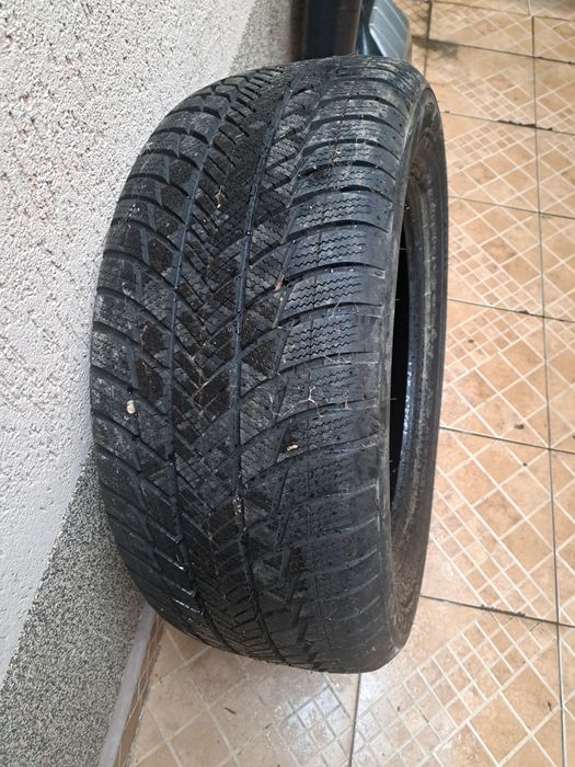 Vand sau schimb cauciucuri 255.55.18