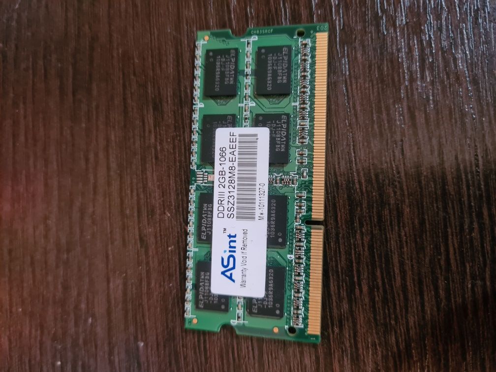 Memorie laptop 2 GB - DDR 3 - 1066 Mhz