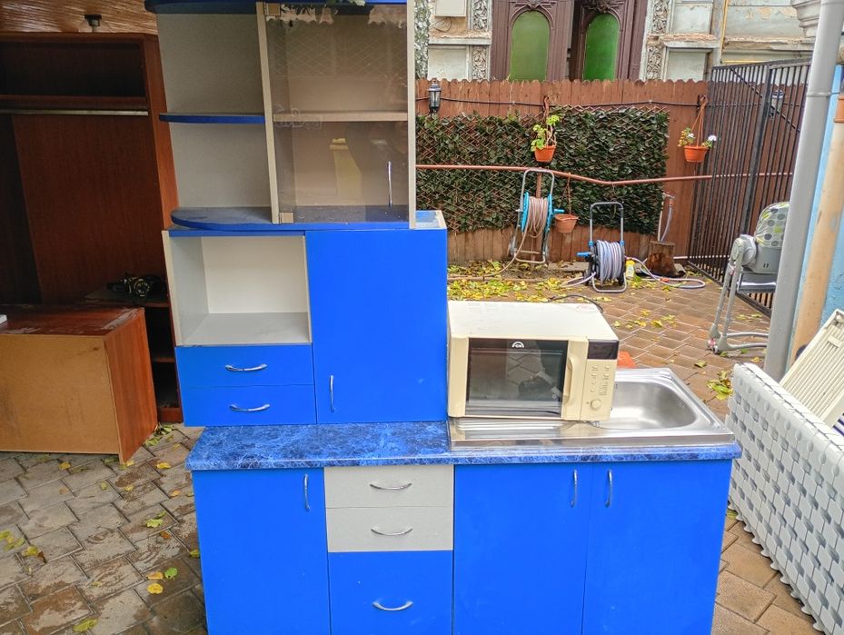 Vând mobila bucatarie. Chiuveta inox franche+baterie+blat sec 3 bucure