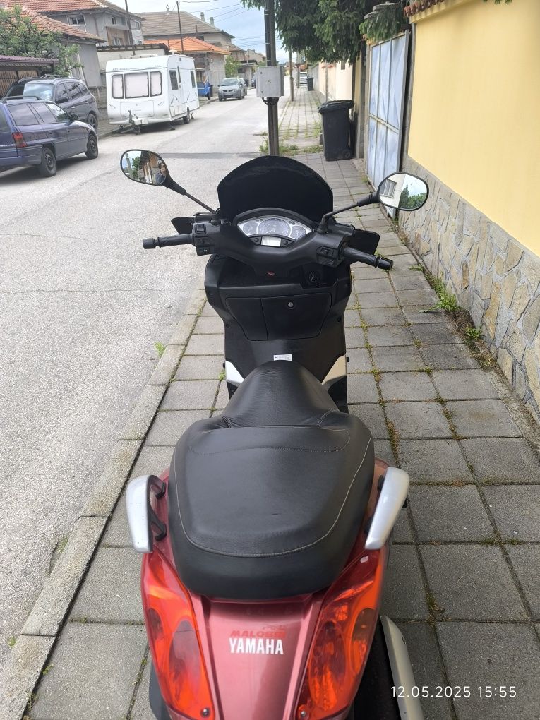 Yamaha x-max 250