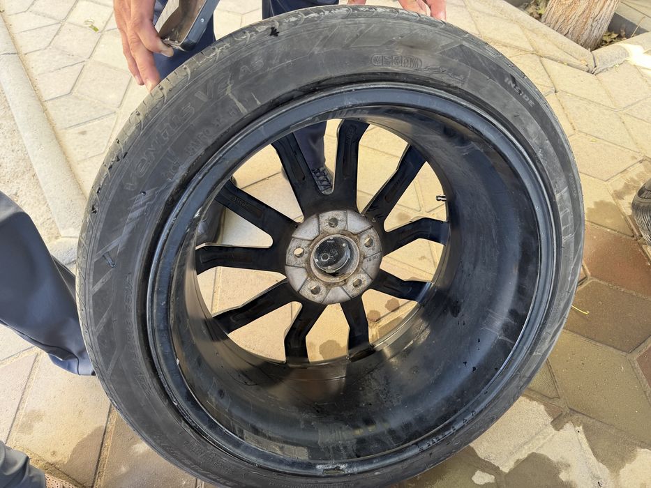 Диски с шины R18 225/45-18  Hankook