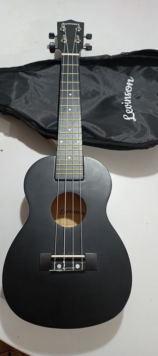 укулеле идеально новая