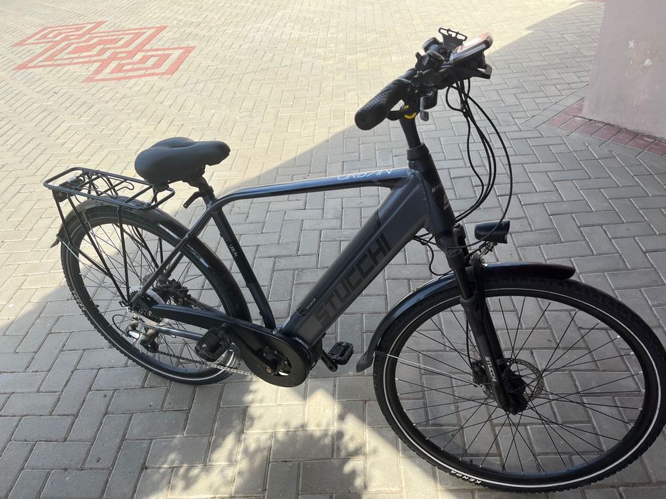 Bicicleta semi electrică
