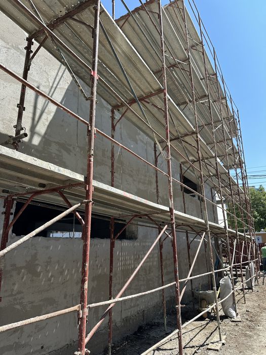 Schela metalica de inchiriat