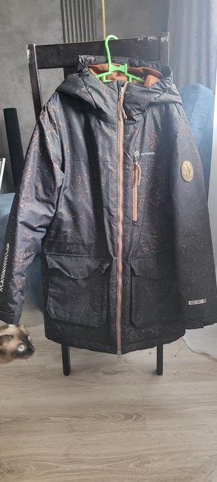 Продам куртку на мальчика