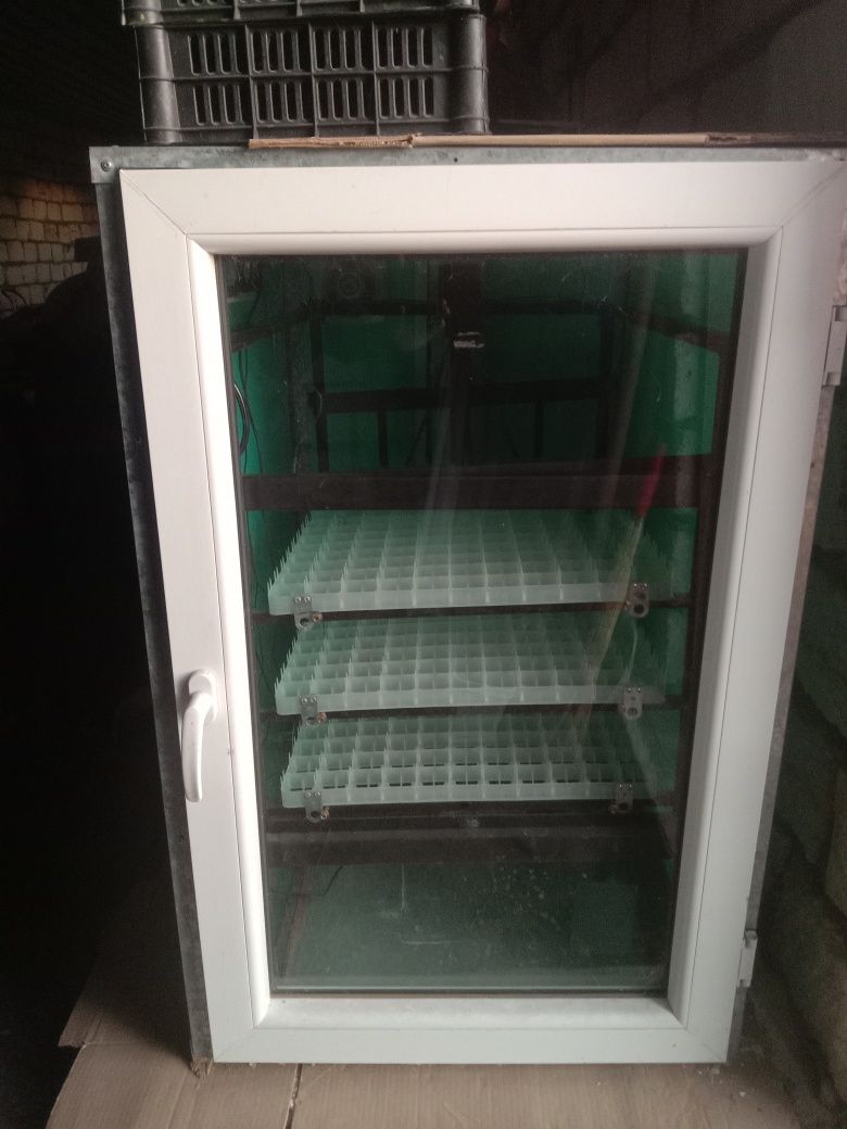 Продам инкубатор для яиц