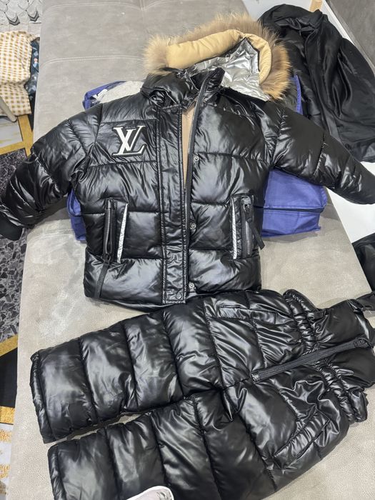 Продам комбинезон детский зтмний