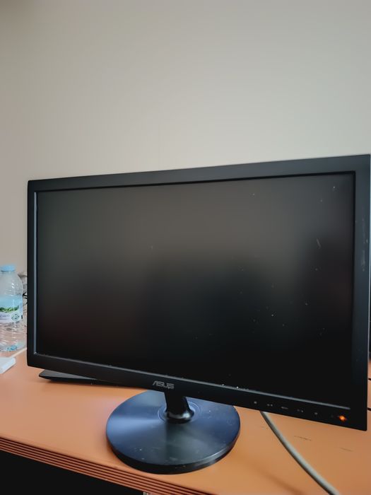 Asus VS228DE – 21.5″ Full HD монитор + HDMI→VGA преходник