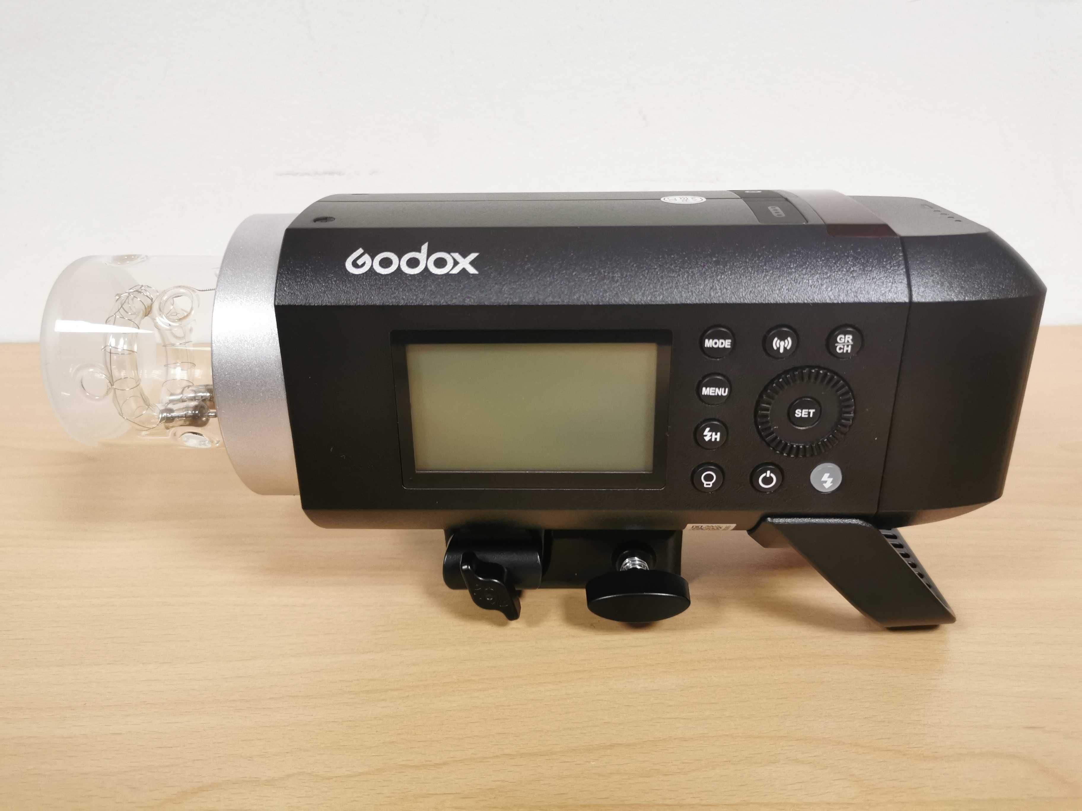 Godox AD400 Pro светкавица