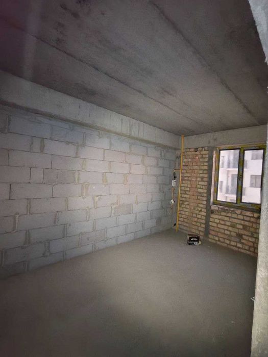 Продаётся 2-комнатная квартира в г. Чирчик, 10-микрорайон! Срочно