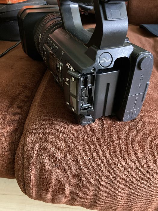 Vand camera video SONY HXR-NX100