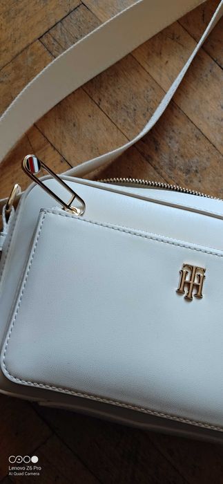 Дамска чанта Tommy Hilfiger