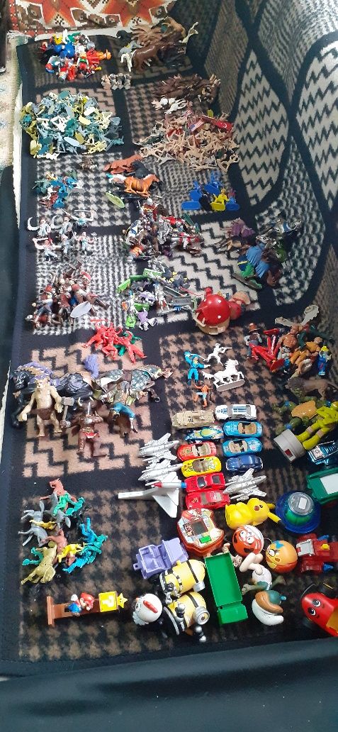Jucării vechi de colecție.