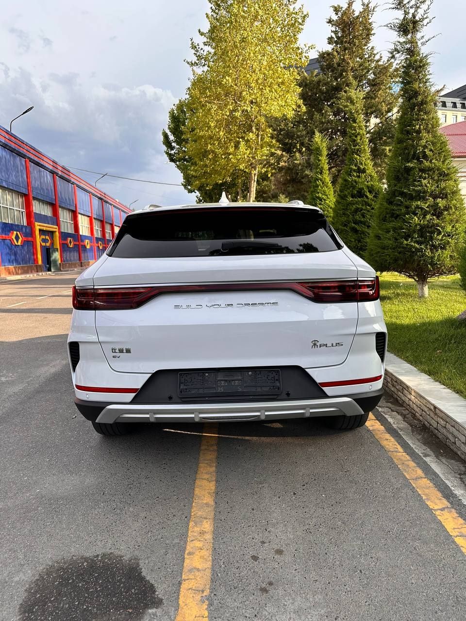 BYD Song plus flagship full pazitsiyasi  sotiladi