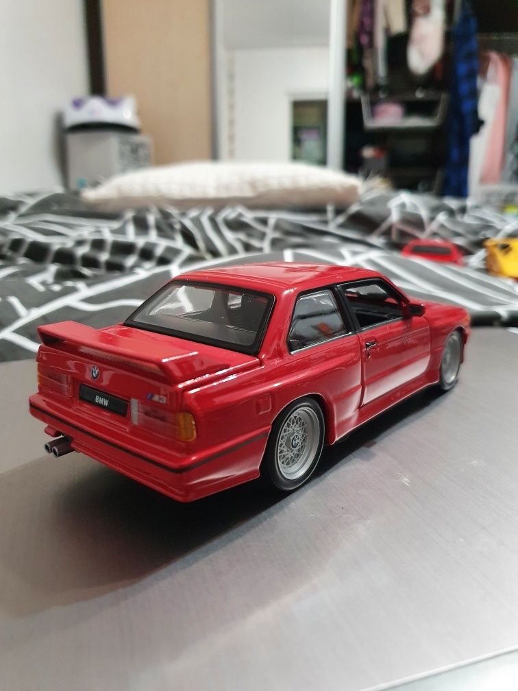 Machete de colecție scala 1/24 BMW