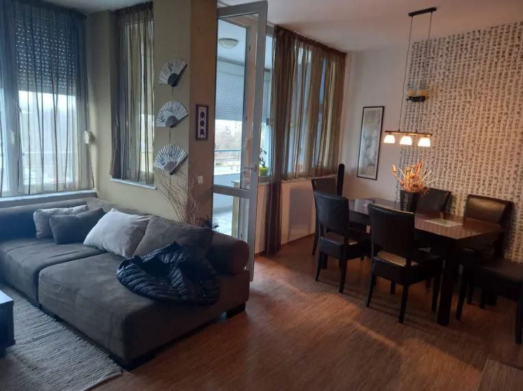 Дава се под наем Двустаен апартамент в Бургас, Славейков - 97 кв.м за 510 € - Снимка #1