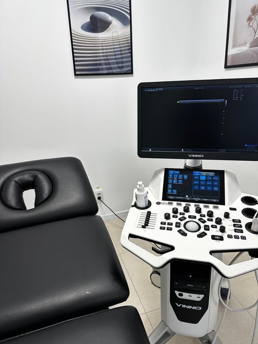 Vând sau închiriez ecograf ViNNO E35 – aproape nou,garanție valabilă
