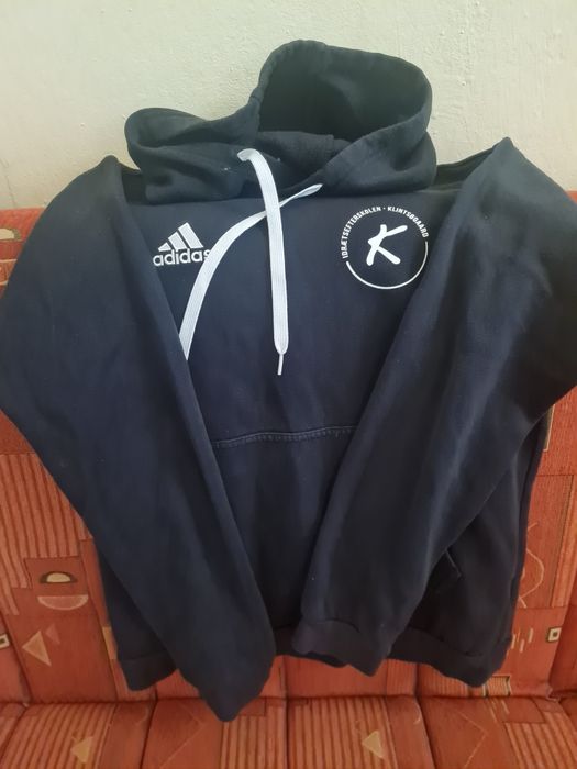 Se vinde tot ce se vede st bună