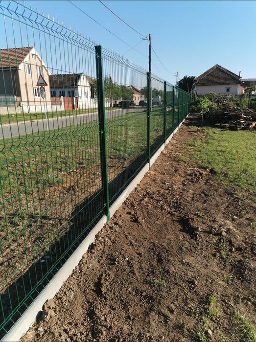 Porți și garduri ecxecutam garduri din plasa bordurata