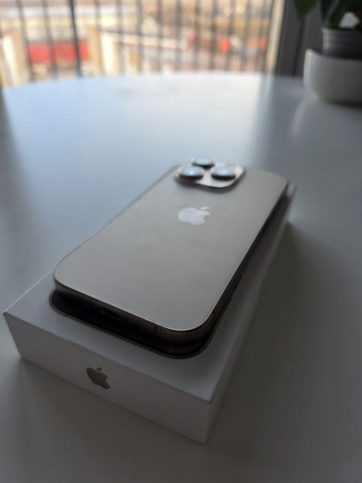 Iphone 16 Pro 256gb Gold