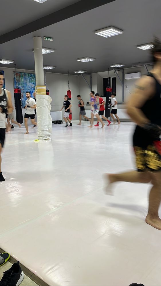 Arte martiale Kickbox, Box-antrenamente antrenor personal la Bombers