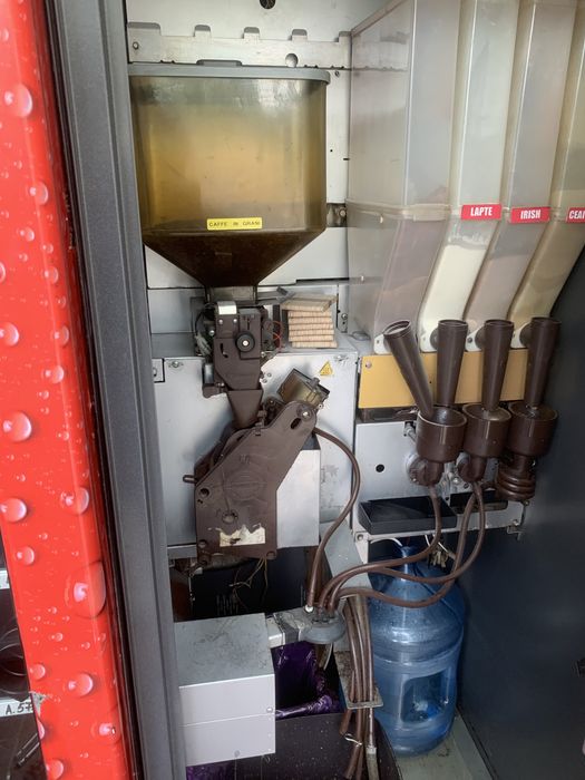 Tonomate cafea/snacks