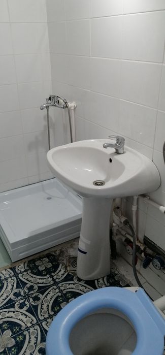 Instalator - montez boiler și robineți, cădiță dus, wc si rezervor wc