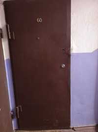 Металлическая железная дверь с коробкой