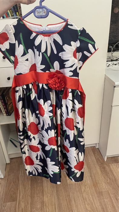 Платье нарядное 6-9 лет