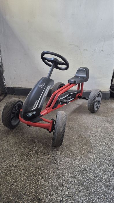 Метална кола болид с педали от Лидл