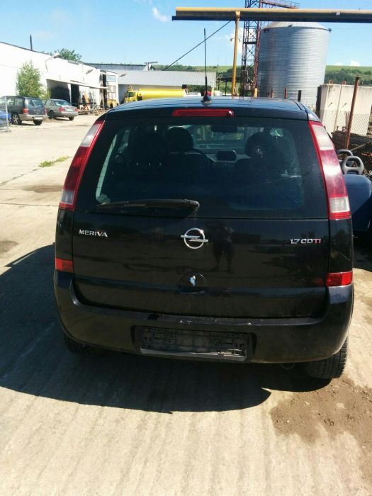 Opel Meriva на части