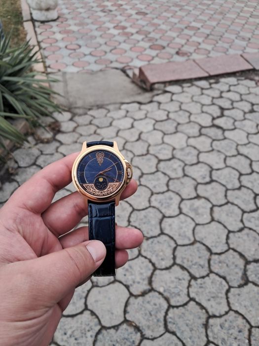 Наручные часы от Emperio