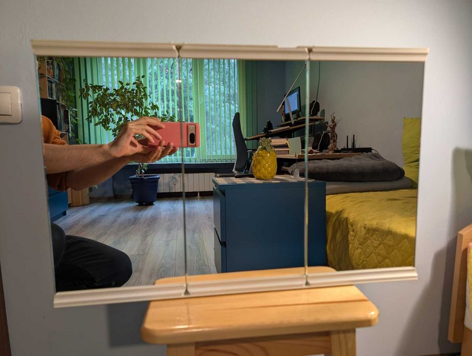 Трикрилен огледален шкаф за баня