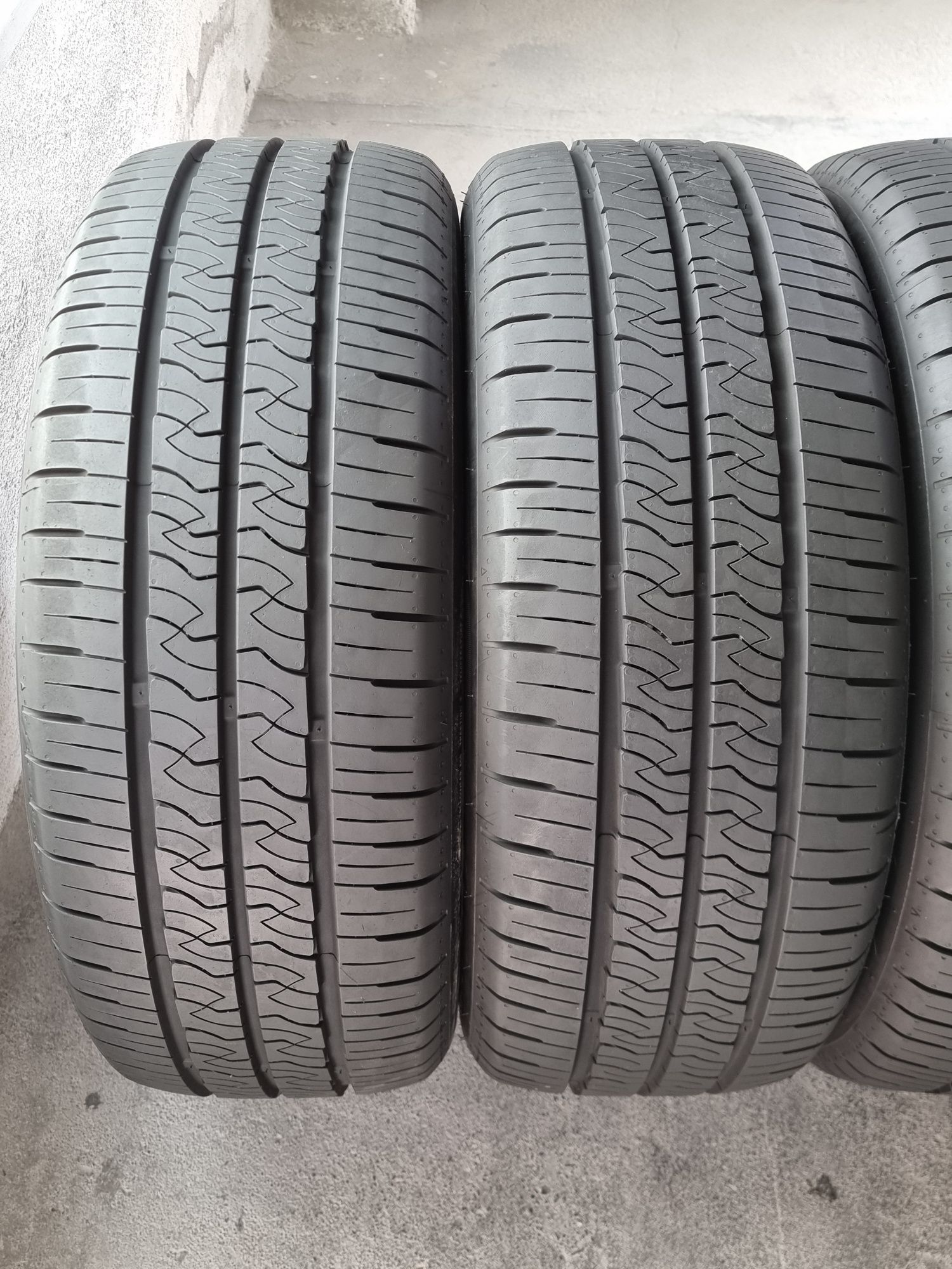 "Dot23" НОВИ 235/55/18 Kumho Броя: 580лв Нови