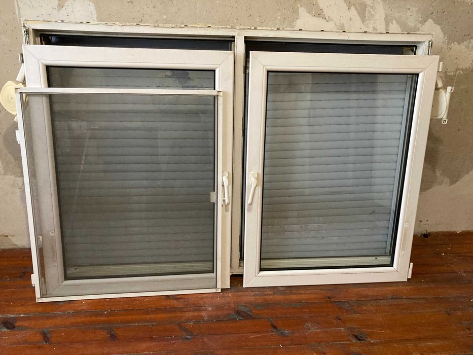 Употребявна PVC дограма - Прозорец + Комарник +Външна ролетна щора